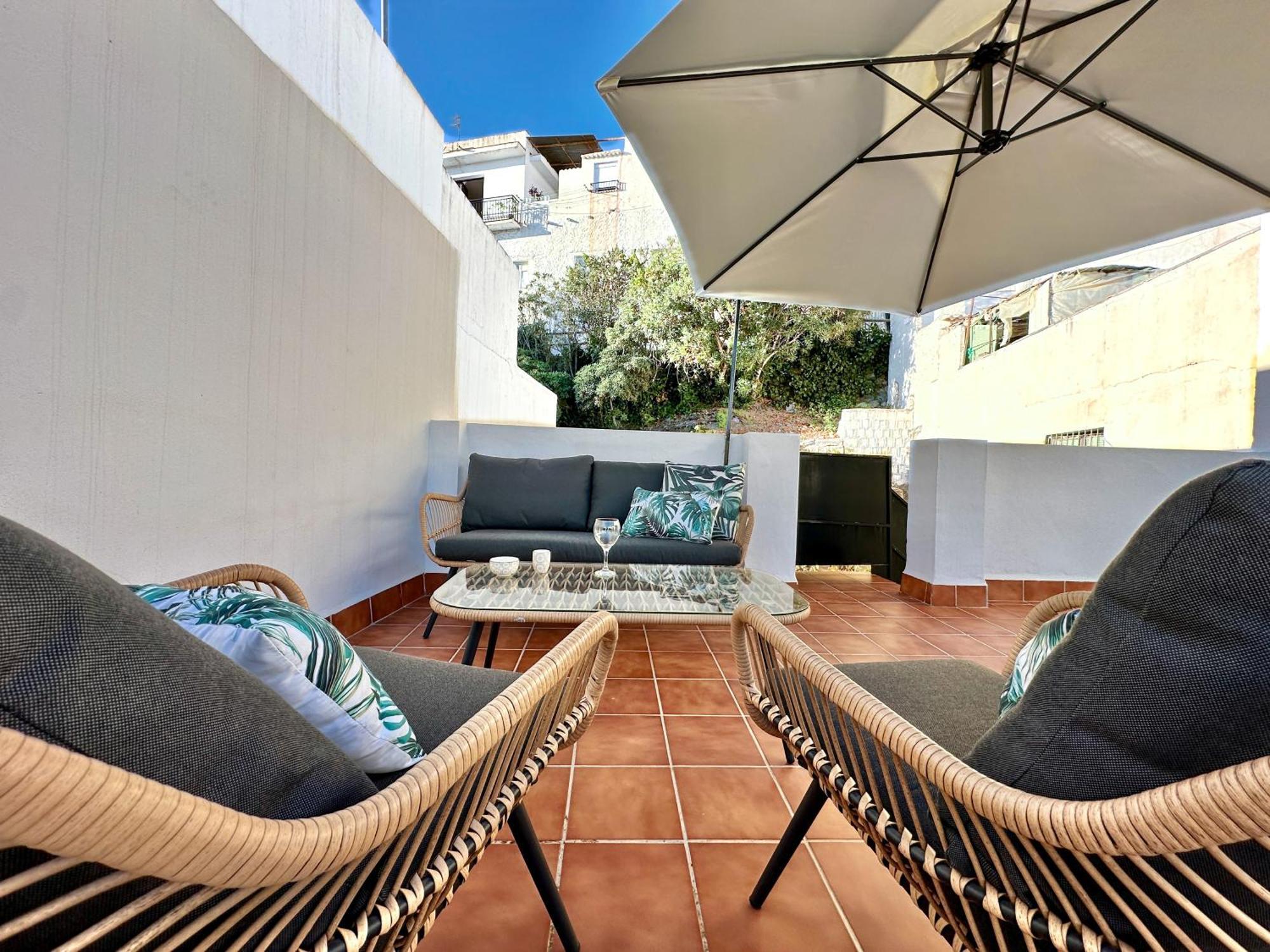 Casa Con Terraza Y Patio Privado En Salobrena Villa Luaran gambar