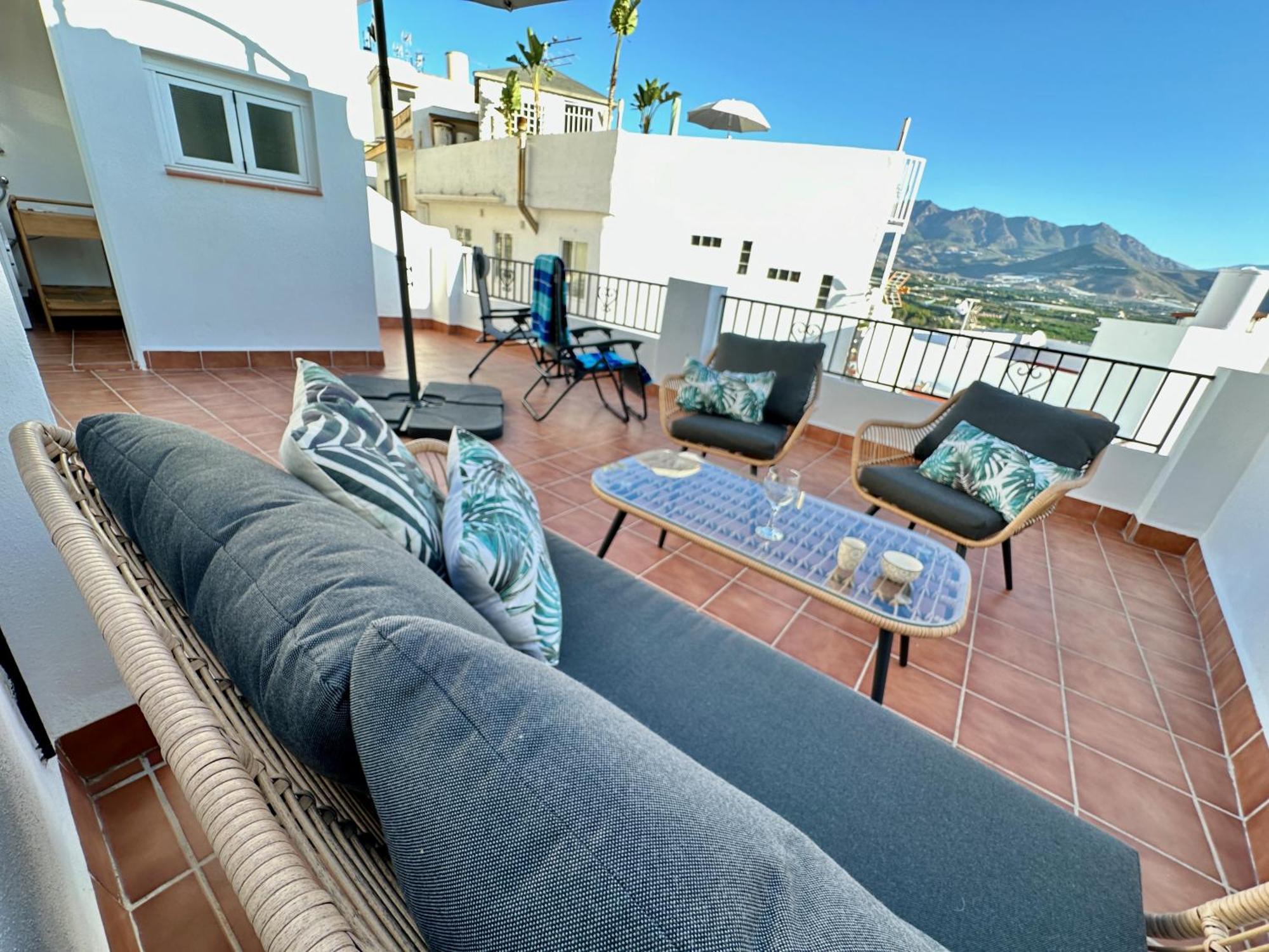 Casa Con Terraza Y Patio Privado En Salobrena Villa Luaran gambar